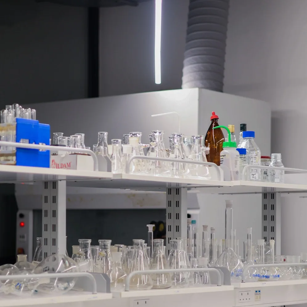 Verrerie de laboratoire pour l’éducation sur les peptides